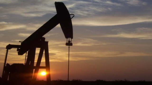 Technical Trends Powering Energy: Charting XLE & SLB Ahead of Earnings
