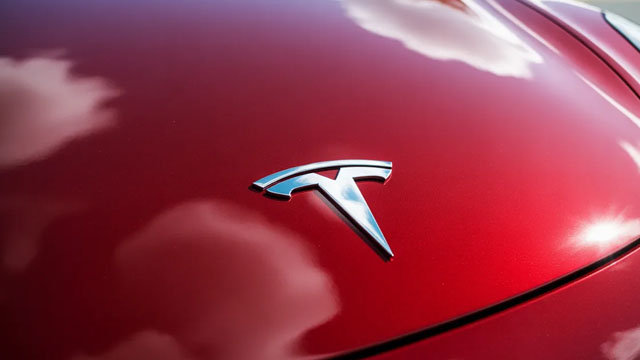 Tesla recalls nearly 3m vehicles in China over door handle safety risks