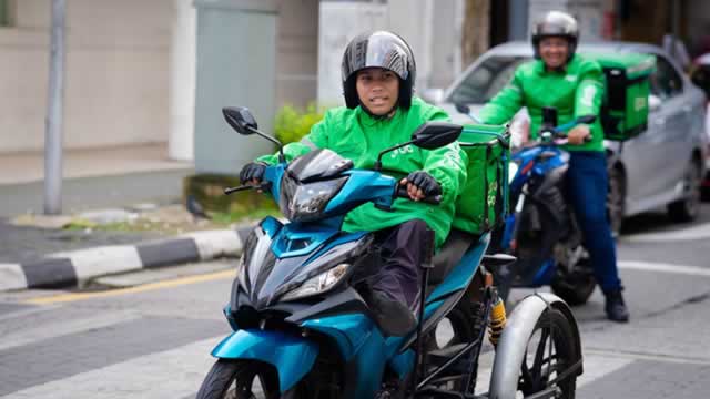 Grab to Expand Financial Services With Stash Takeover