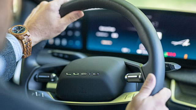 Lucid stock faces major risks, but a short squeeze can't be ruled out