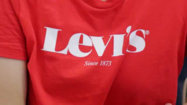 Why Gen Z is Obsessed with Levi's: The 90s Comeback