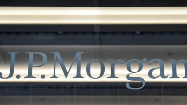 Is JPMorgan Chase & Co. (JPM) Stock Outpacing Its Finance Peers This Year?
