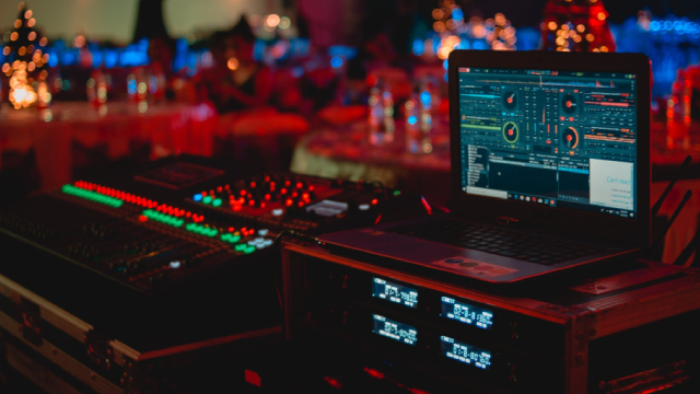 Former Apple CEO on Apple's rise to $1 trillion/Who are next?