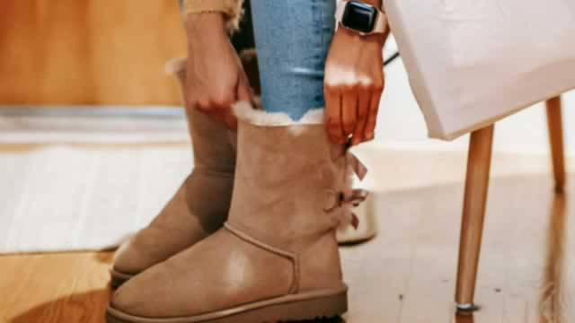 Hoka and Ugg Shoes Owner Deckers Cut Its Outlook. The Stock Is Sinking.