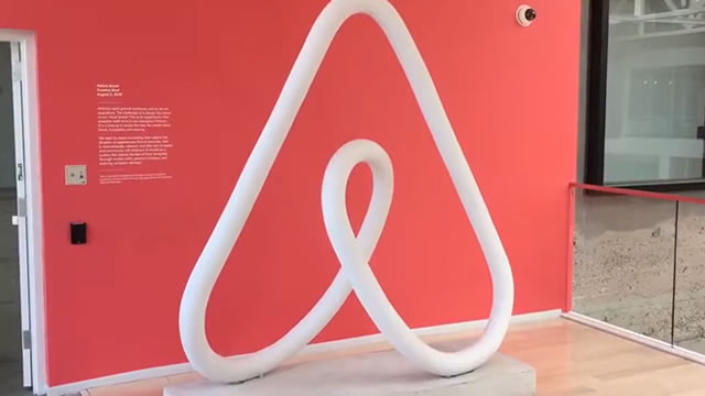 Airbnb stock plunges amid Muse AI agent risks: will it rebound?