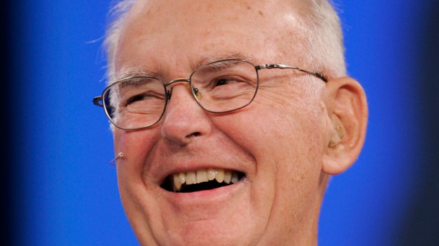 Gordon Moore, Intel Co-Founder and Author of Moore's Law, Dies at 94