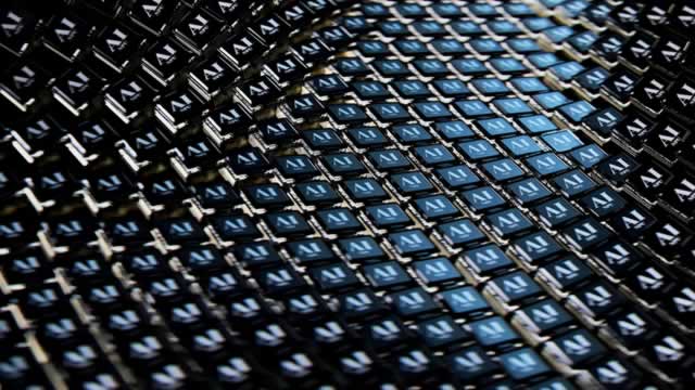 Cisco raises annual revenue forecast