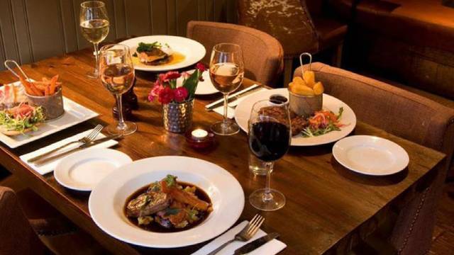 CAVA: Sell This Rebound Ahead Of Q4 Earnings (Downgrade)