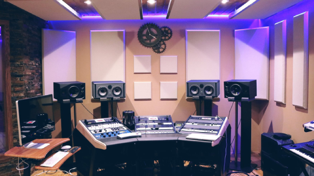 If I were a Tesla shareholder I would be very despondent: Gartman/Big Tech