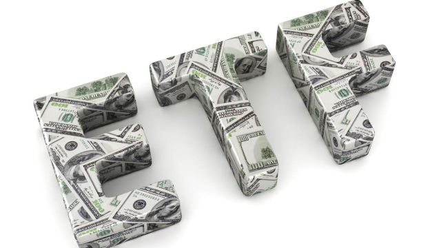 Unlocking QQQ, Powell Rate Debate | ETF IQ 7/21/2025