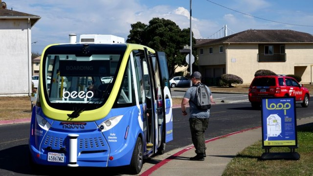 Driverless buses begin cruising the streets of San Francisco's Treasure Island