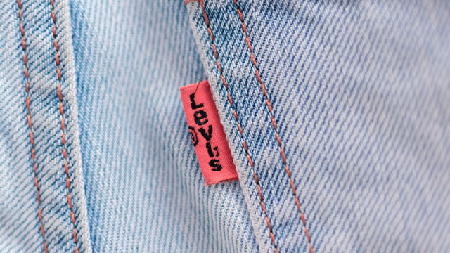 Levi Strauss beats expectations on the top and bottom lines, raises guidance