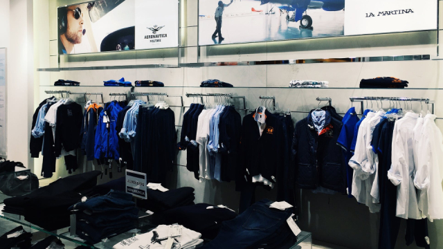 Trump Says Sweeney's Ad Is 'HOTTEST' — American Eagle Stock Goes Wild