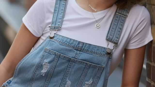 Tony Zhang's Options Trades in SLB & LULU Amid Market Volatility