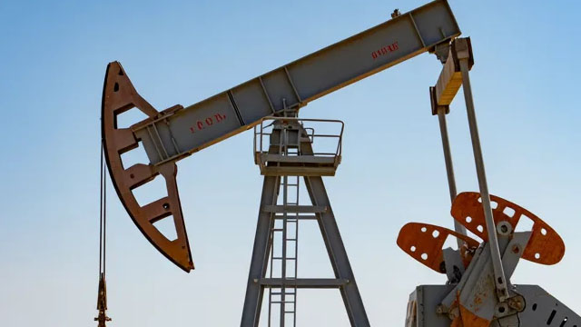 Oil steadies after two-day slump as investors eye Hormuz traffic