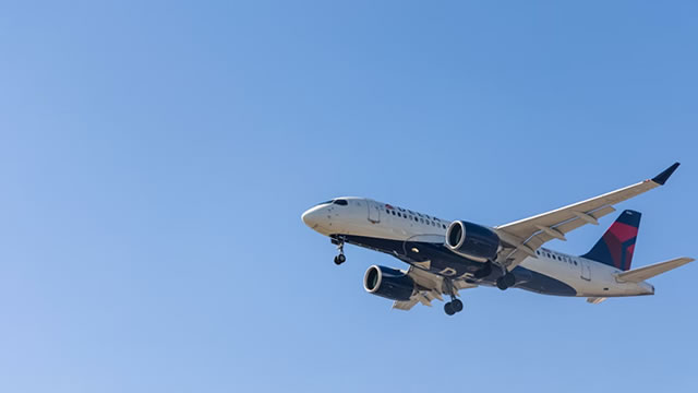 Delta sees strong current-quarter despite flight disruptions