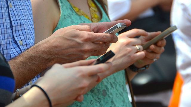 image for news America Movil Q3 Earnings Surpass Estimates, Revenues Up Y/Y