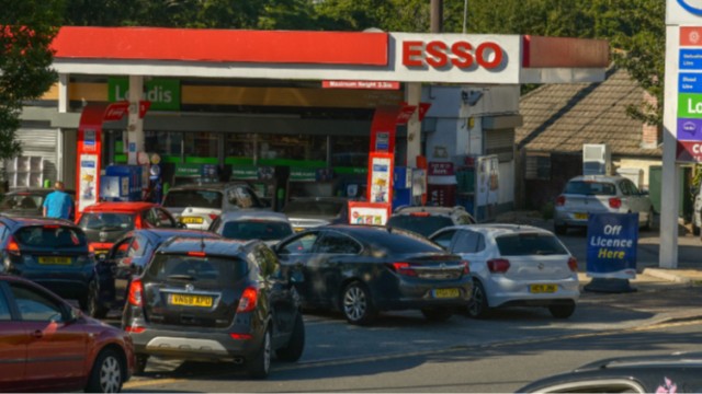 Tesco and rivals asked to offer drivers live fuel prices