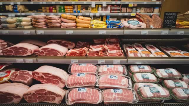 Smithfield Foods expects to swing to third-quarter operating loss in fresh pork business