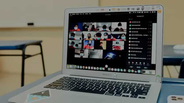 Zoom Jumps on Sales Forecast Topping Estimates
