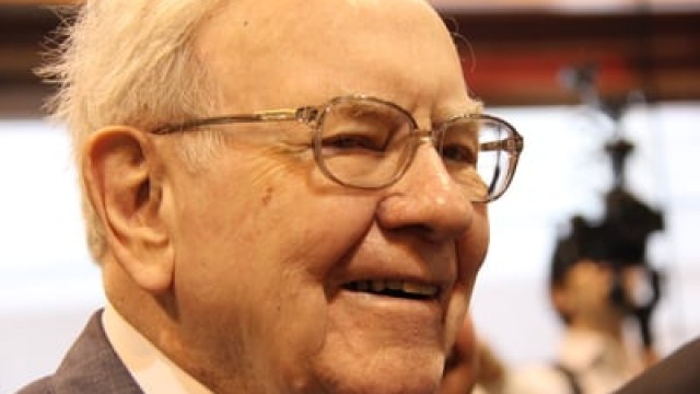 Got $500? 2 Warren Buffett Stocks to Buy Emphatically
