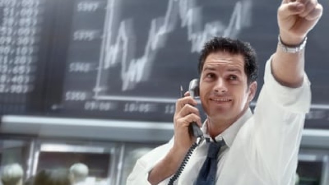 2 Growth Stocks to Hold for the Next 10 Years