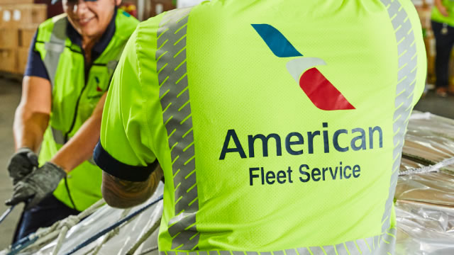 American Airlines' fourth quarter forecast tops estimates