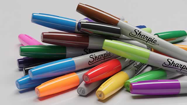 Sharpie maker Newell Brands to cut 900 jobs, take up to $90 million charges