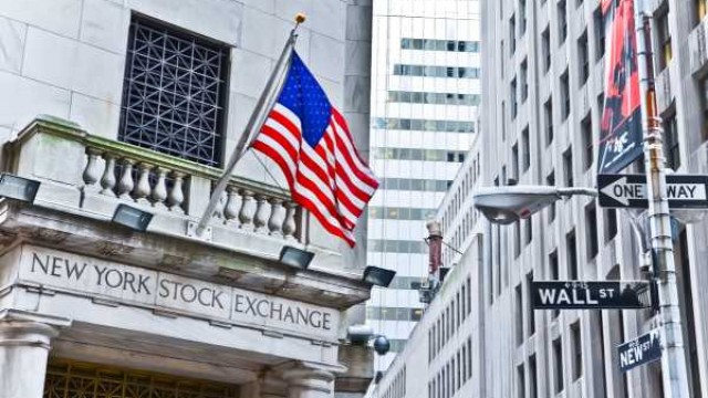 Dallas Fed Manufacturing Index Misses Expectations, SP500 Retreats From Session Highs