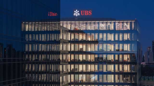 image for news UBS Group Touches 52-Week High: Should You Buy the Stock Now?