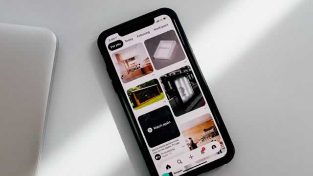 Pinterest AI Tells Users What to Ask Their Stylist