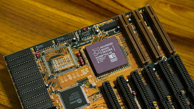 Cathie Wood Is Selling AMD Before MI450 Arrives. Is She About to Miss Another Nvidia?