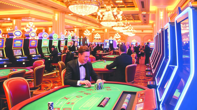 Sportsbooks remain king this football season, but upstarts are making a run for the money