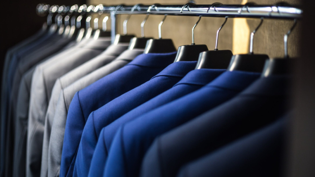 URBN or FIGS: Which Is the Better Value Stock Right Now?