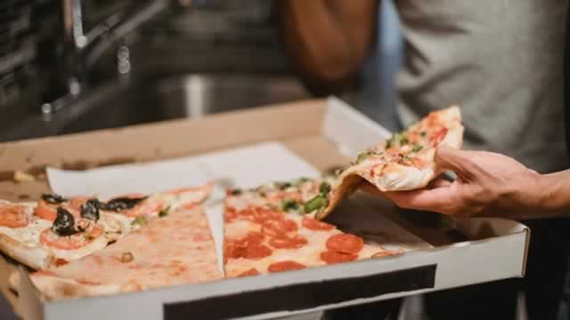 image for news Papa John's to close hundreds of restaurants