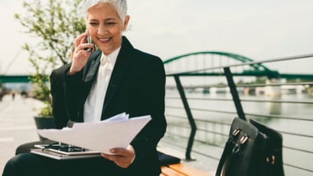 Better Telecom Stock: AT&T vs. Verizon